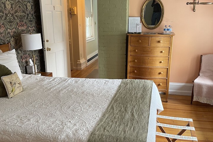 Room 40 of 66