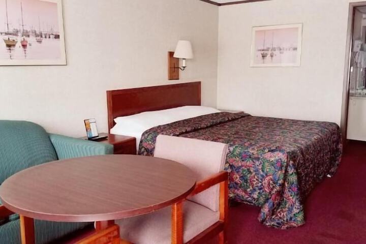 Room 14 of 25