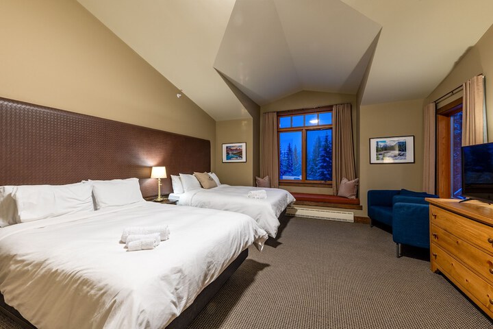 Room 28 of 53