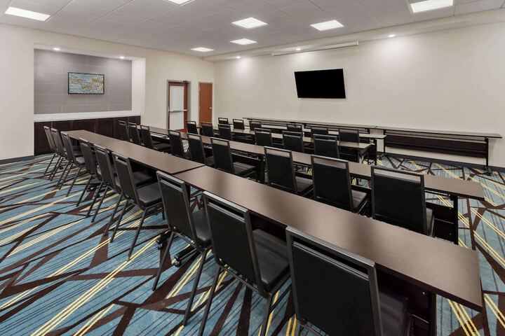 La Quinta Inn & Suites by Wyndham Coralville Iowa City