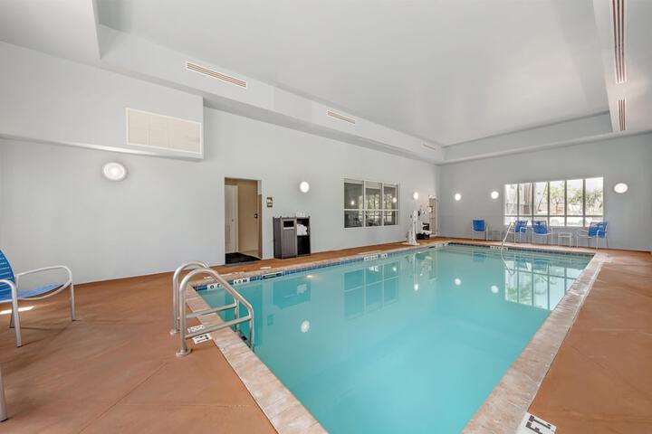 Best Western Plus Miami Airport North Hotel & Suites
