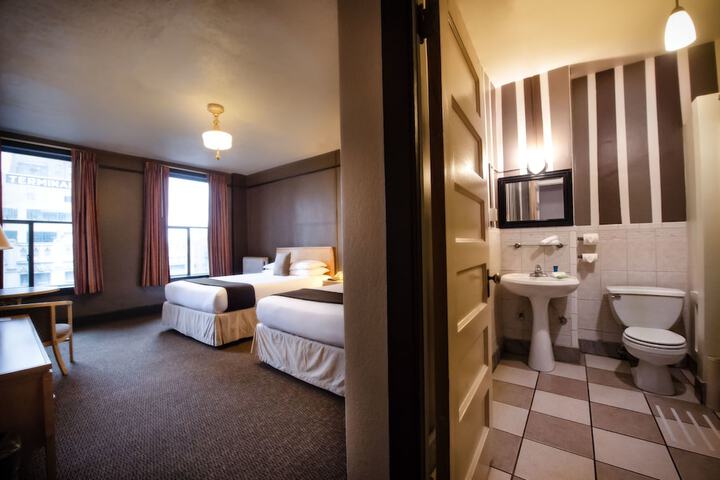 Room 14 of 24