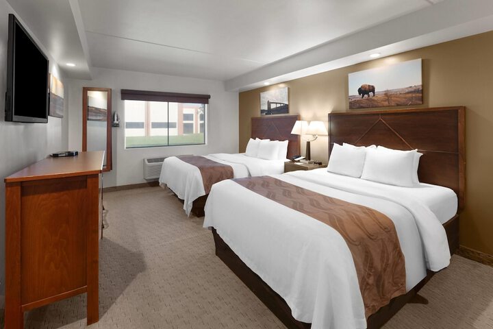Baymont by Wyndham Jamestown Conference Center & Water Park