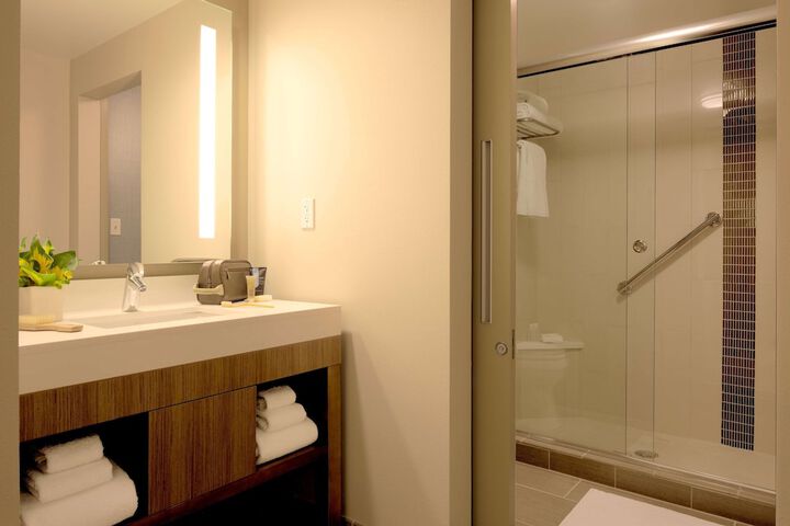 Hyatt Place Indianapolis / Fishers