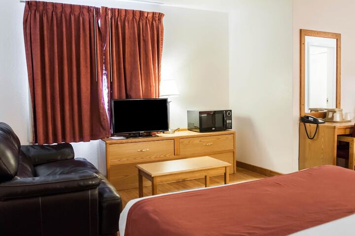 Room 13 of 34