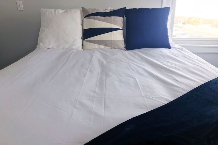 Room 18 of 183