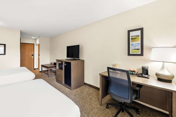 Room 9 of 42