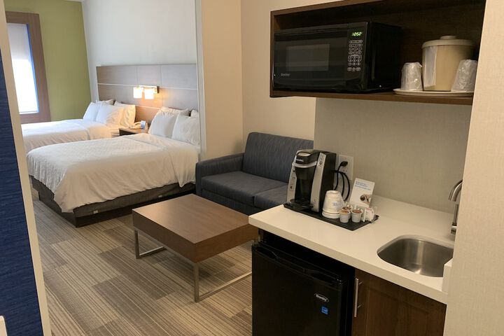 Room 27 of 42