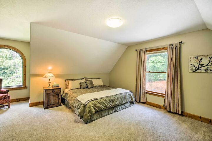 Tryon House w / Hot Tub - Near Equestrian Centers!