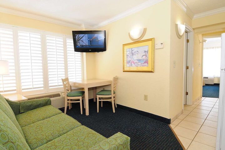 Room 15 of 80