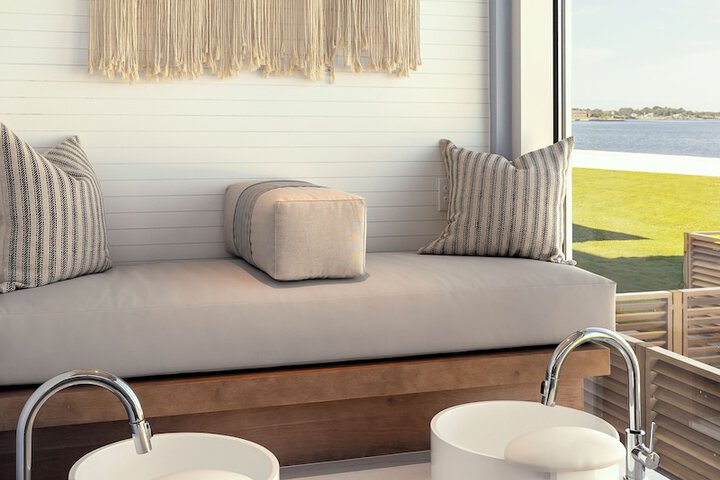 Newport Harbor Island Resort