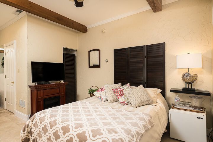 Room 15 of 62