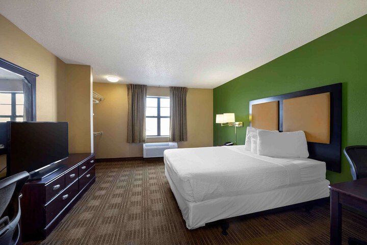 Room 16 of 26