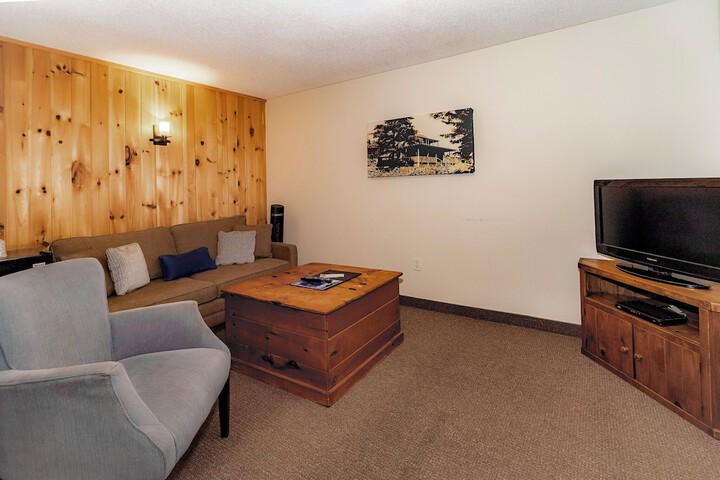 Room 32 of 66