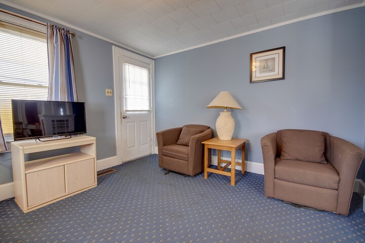 Room 106 of 167
