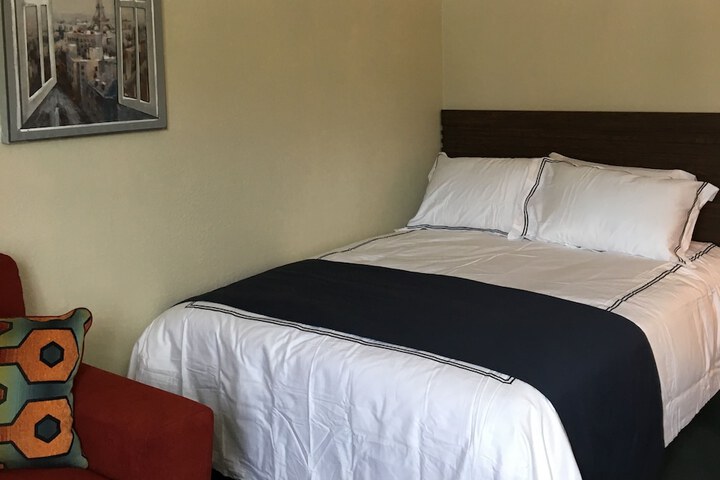 Room 12 of 30