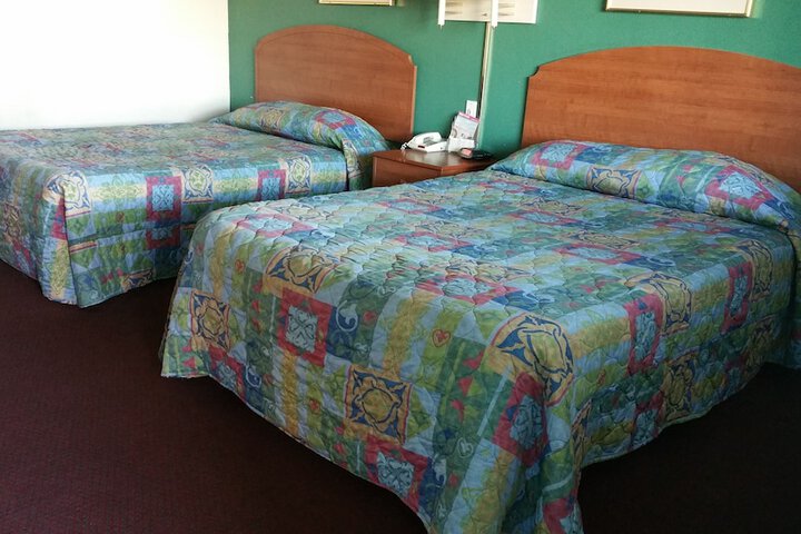 Room 12 of 34