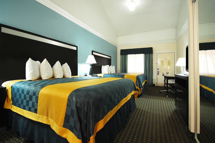 Room 12 of 26