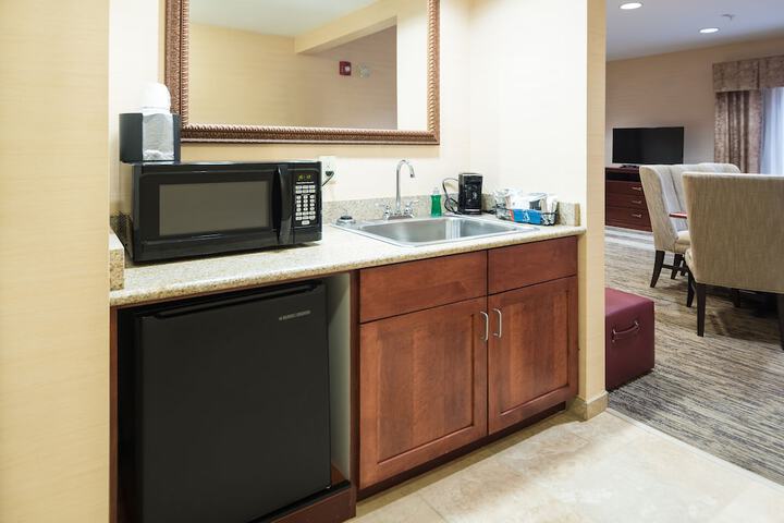 Hampton Inn & Suites Greensburg