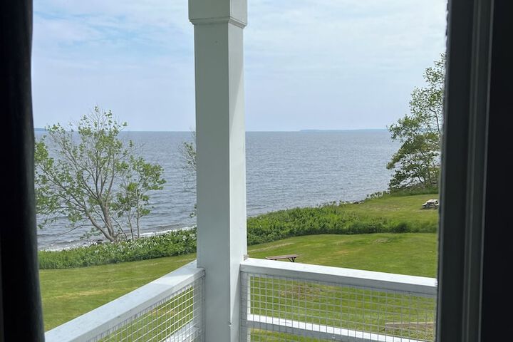 High Tide Inn