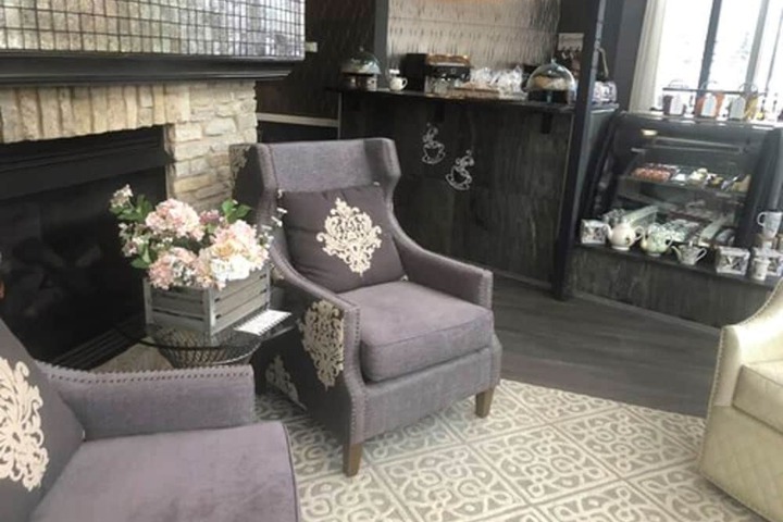 Lounge 71 of 80
