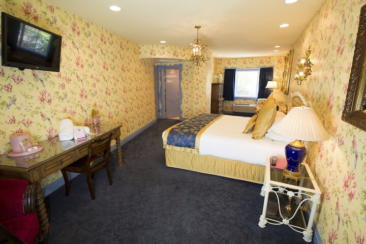 Room 399 of 461