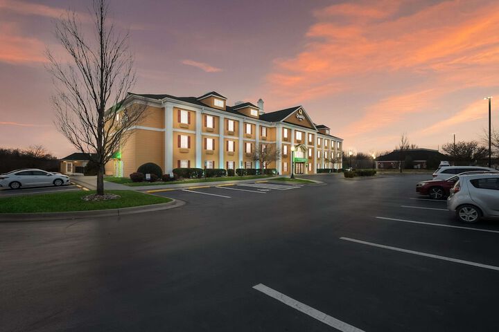 Hotel 4 of 25