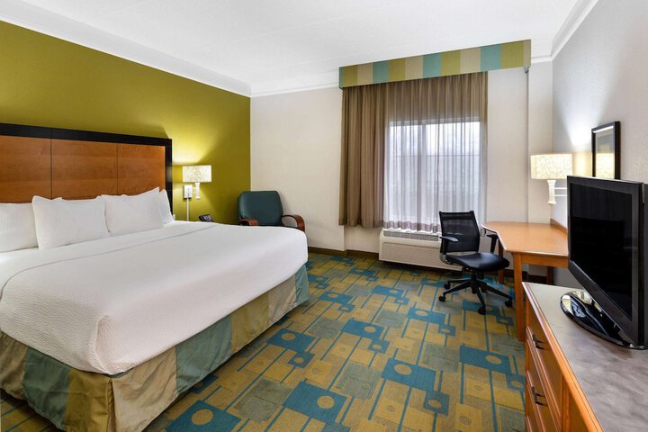 Room 17 of 32