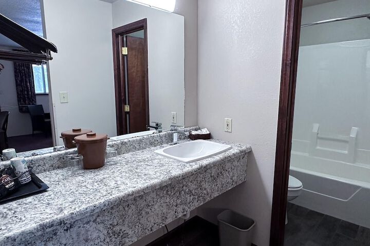 Room 15 of 27