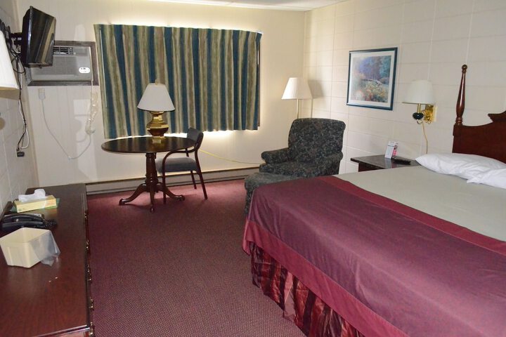 Room 25 of 37