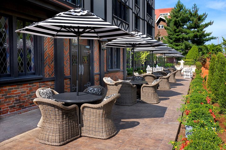 Hotel Exterior 66 of 68