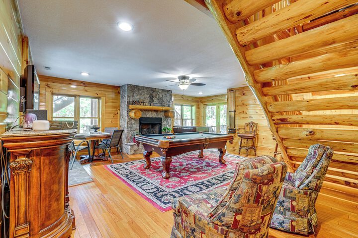Hike Fish & Golf: Burnsville Retreat w / Deck!