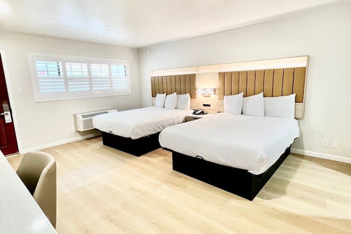 Room 12 of 15