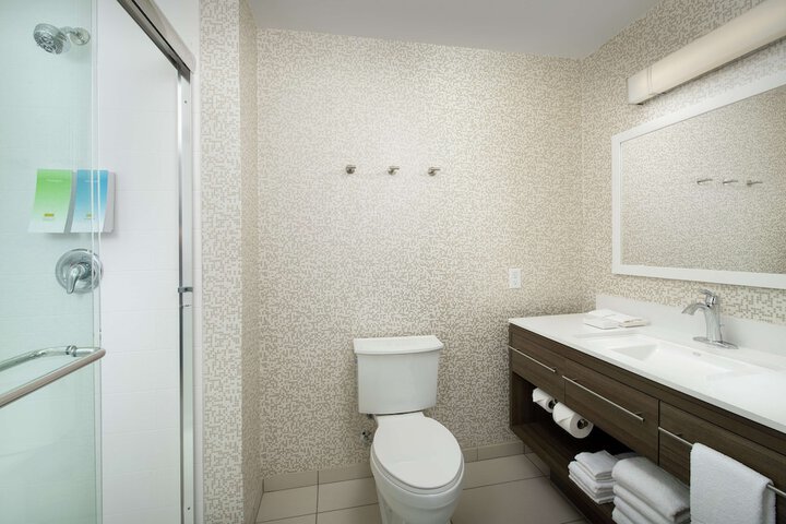 Room 26 of 37