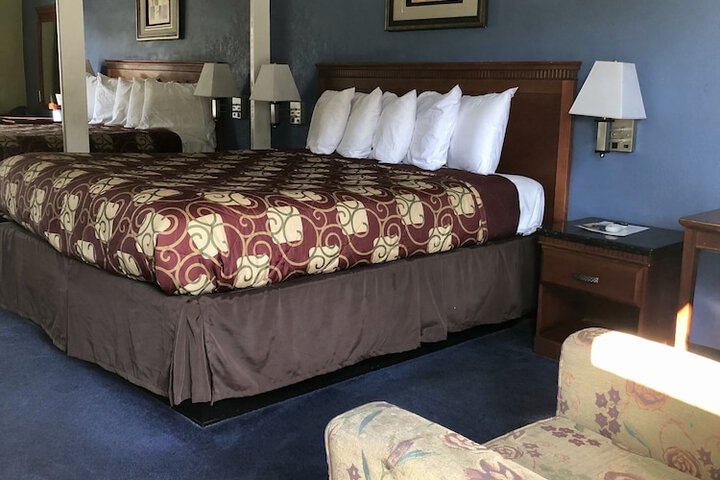 Room 18 of 34