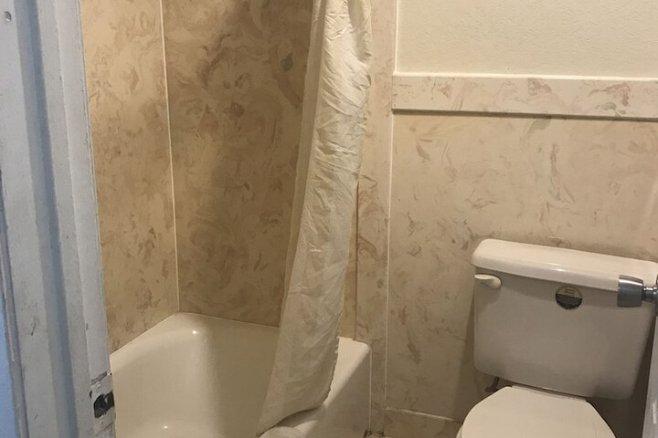 Room 4 of 14