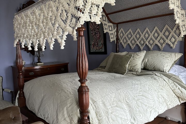 Room 15 of 37