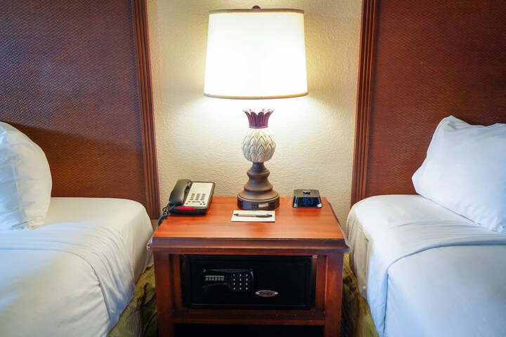 Room 30 of 60