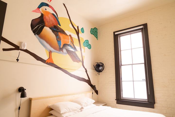Room 9 of 31
