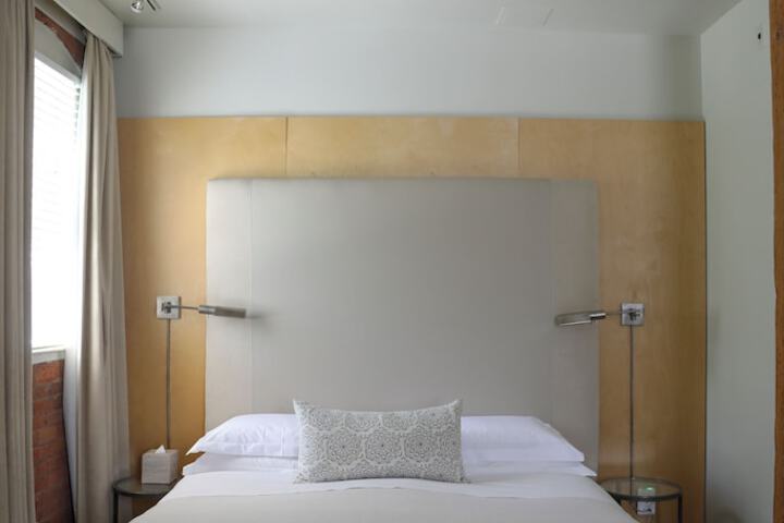 Room 9 of 38