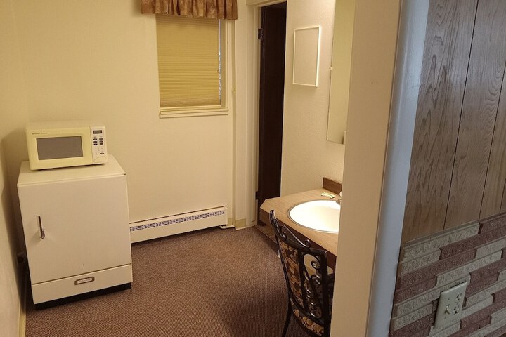 Room 65 of 81