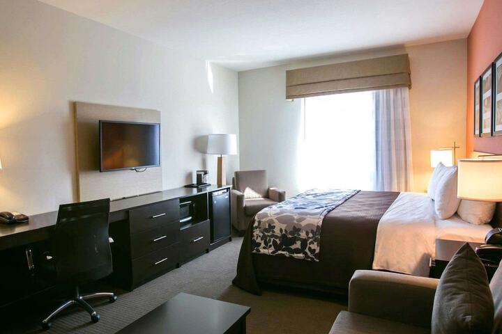 Room 25 of 74