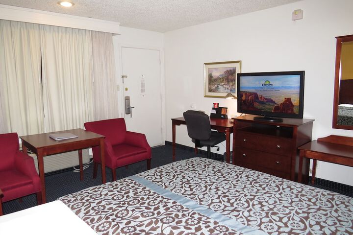 Room 9 of 30