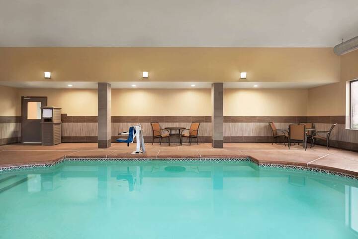 Pool 5 of 27