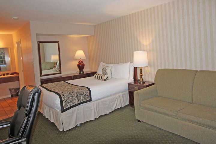 Room 30 of 32
