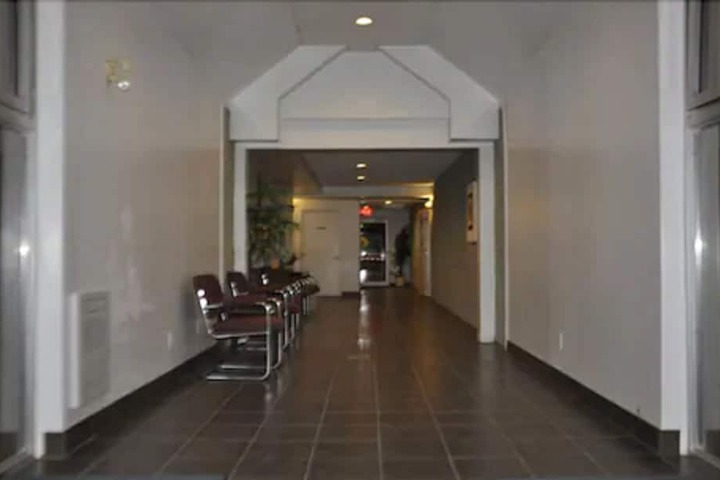Ballroom/Hall 39 of 44