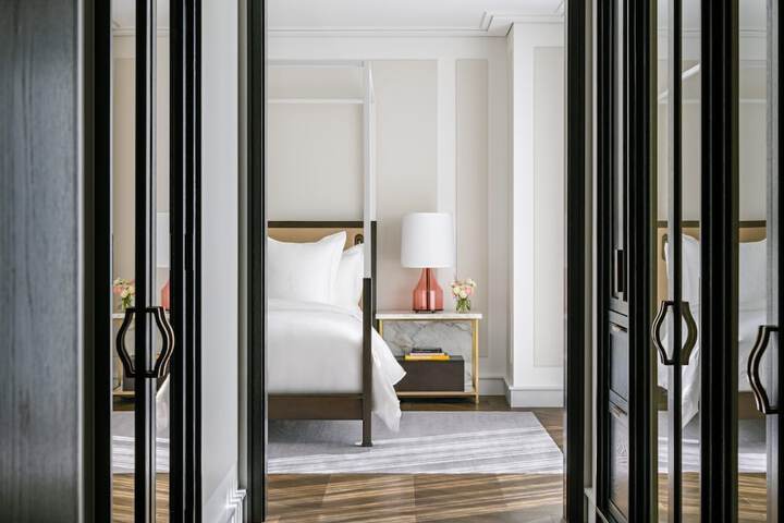 Room 32 of 55
