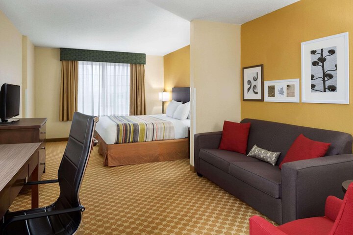 Room 4 of 15