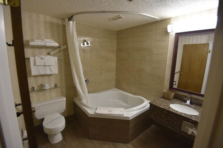 Room 7 of 19