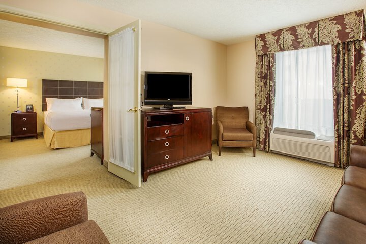 Room 13 of 30